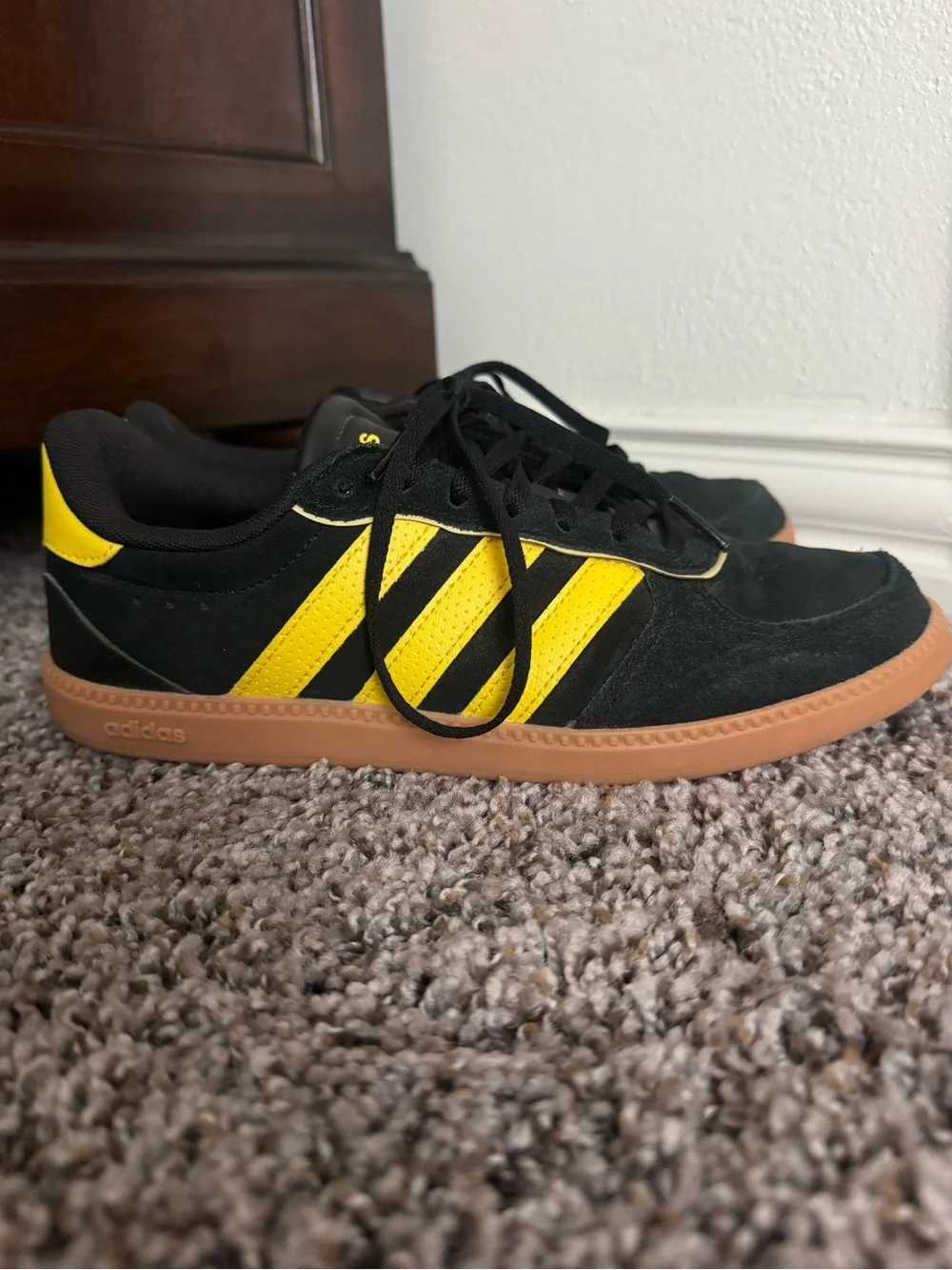 Women’s Adidas Black and Yellow Suede Casual Sneakers - Picture 3 of 5